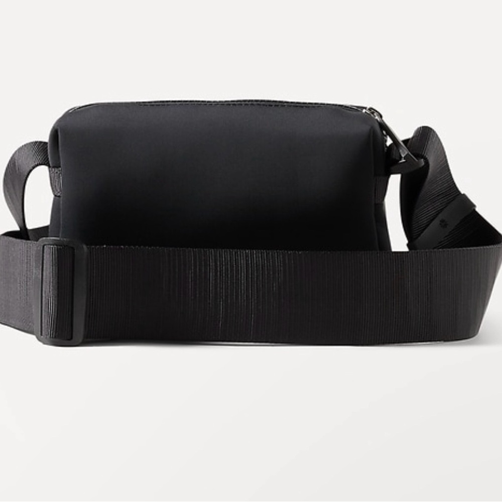 Athleta Black Crossbody Bag - Picture 4 of 6